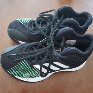 Adidas Basketball Sneakers Unisex Youth Size 1 Green, Black and White